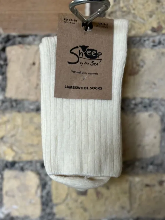 Discount Sweater Shop Luxurious Lambswool Socks - Natural